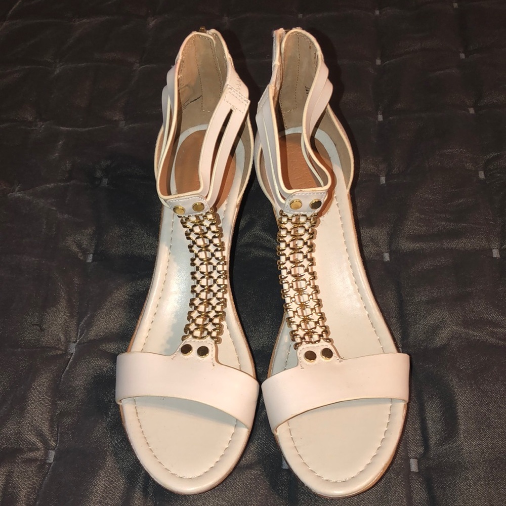 Kennith Cole Wedges!🤍